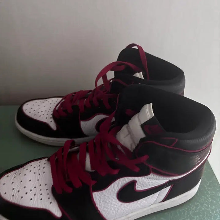 [BUNJANG] Nike Air Jordan 1 Bloodline / 나이키 에어 조던1 블러드라인