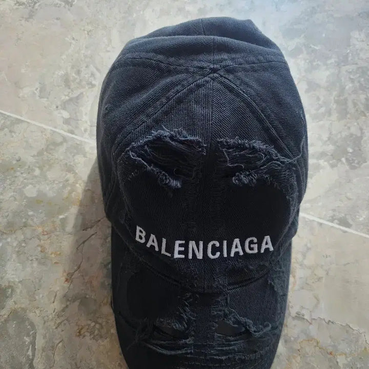[BUNJANG] Balenciaga Black Damage Ball Cap / 발렌시아가 블랙 데미지 볼캡