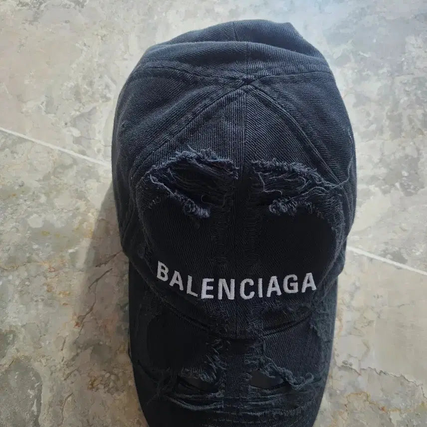 [BUNJANG] Balenciaga Black Damage Ball Cap / 발렌시아가 블랙 데미지 볼캡