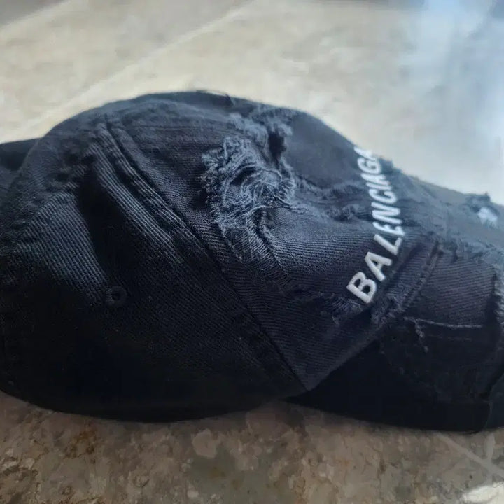 [BUNJANG] Balenciaga Black Damage Ball Cap / 발렌시아가 블랙 데미지 볼캡