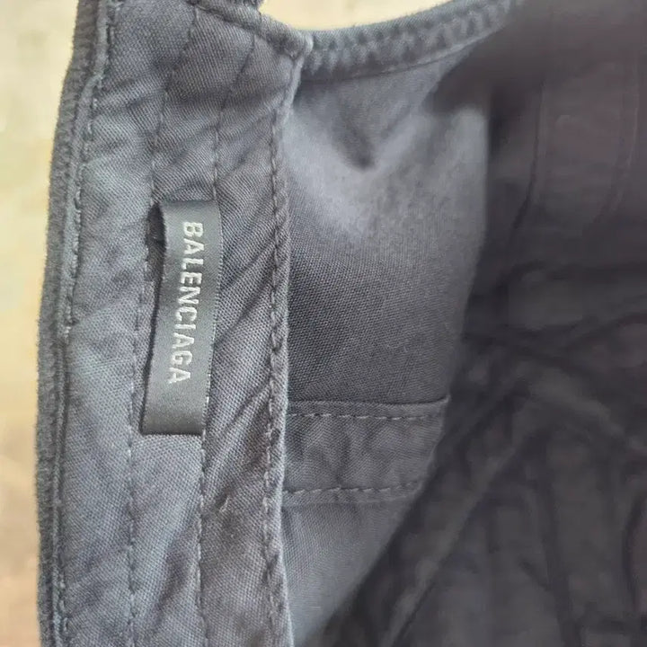 [BUNJANG] Balenciaga Black Damage Ball Cap / 발렌시아가 블랙 데미지 볼캡