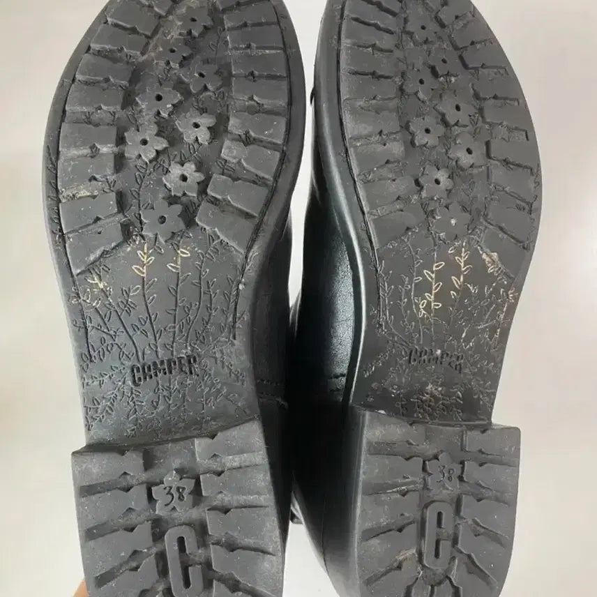 [BUNJANG] Camper Ankle Boots (Size 38) / [240-245] 캠퍼 송아지가죽 소가죽 앵클 부츠 (38) 사이즈240