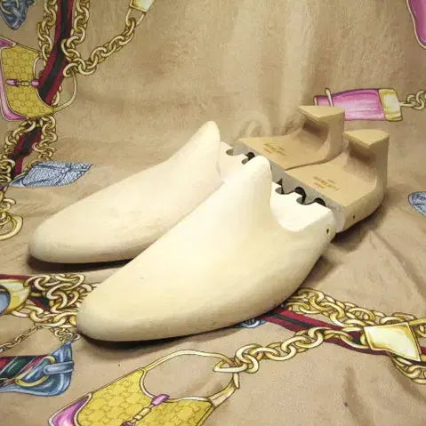 [BUNJANG] Berluti Lime Wood Shoe Tree / 프랑스명품 벨루티 BERLUTI 라이트베이지 라임나무 슈트리 280