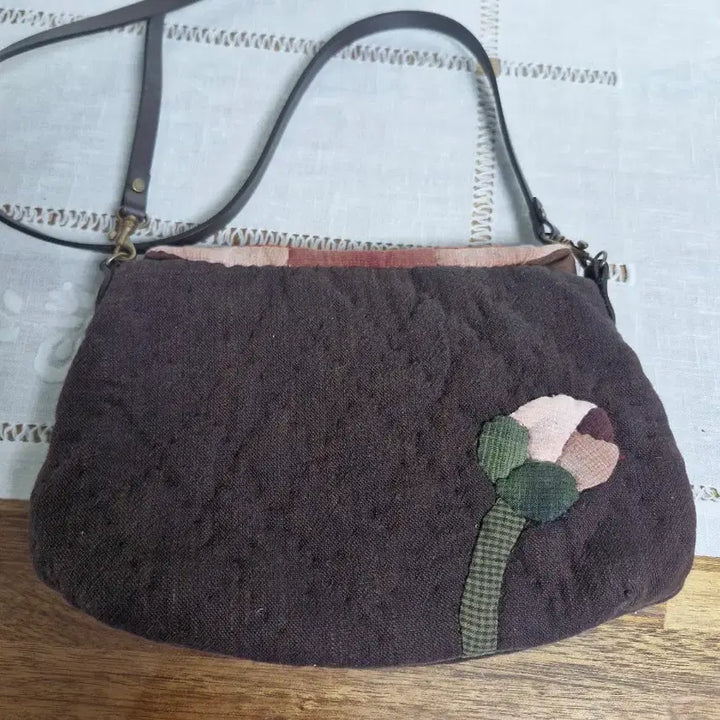 [BUNJANG] Handmade Quilt Crossbody Bag / 퀼트  핸드메이드 고급 크로스.새상품