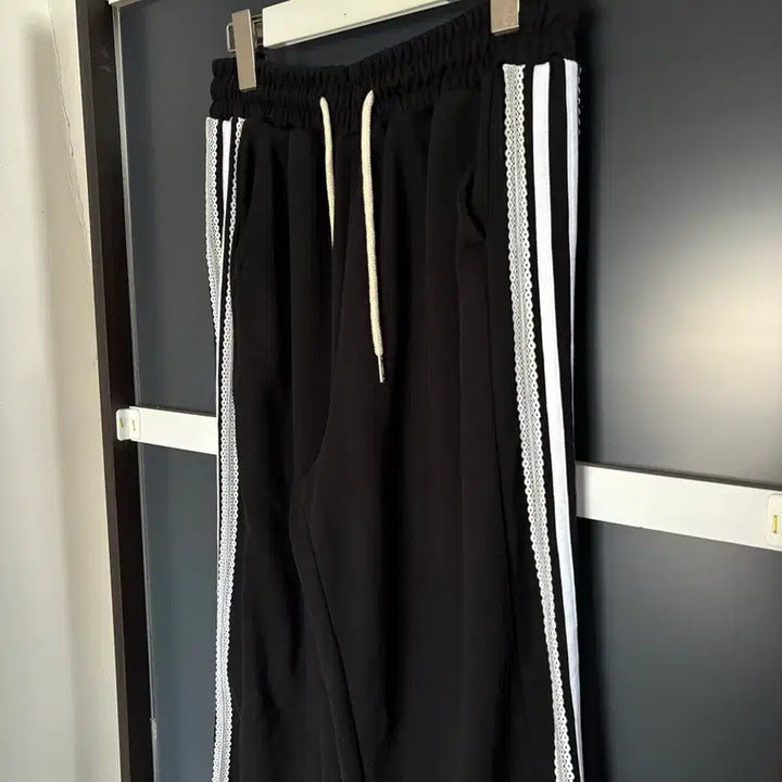 [BUNJANG] Vintage Sweatpants with Lace Detail / Vintage 스웻팬츠