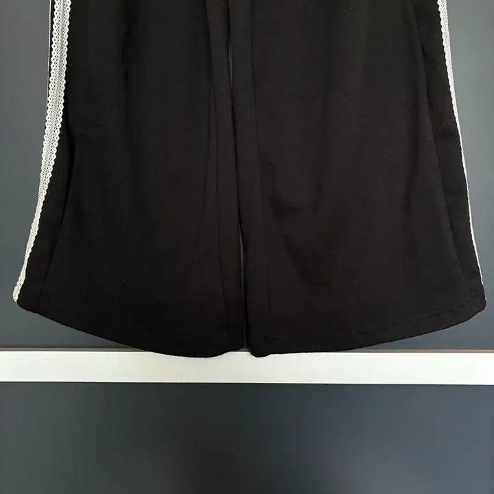 [BUNJANG] Vintage Sweatpants with Lace Detail / Vintage 스웻팬츠