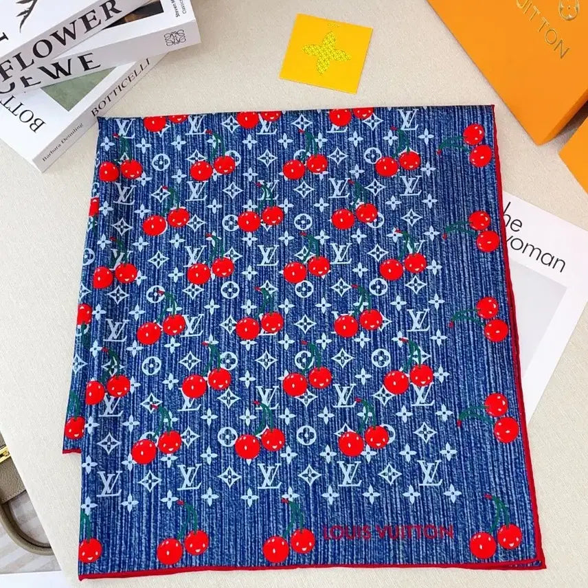 [BUNJANG] Louis Vuitton Cherry Pattern Scarf / 루이비통 체리 패턴 스카프구매