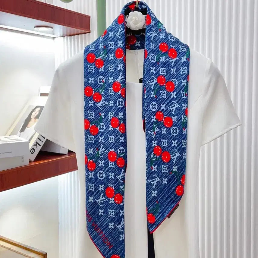 [BUNJANG] Louis Vuitton Cherry Pattern Scarf / 루이비통 체리 패턴 스카프구매