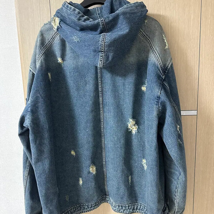 [SOLD OUT] [L] 준지 24SS 디스트레스 데님 후드 MA-1 자켓