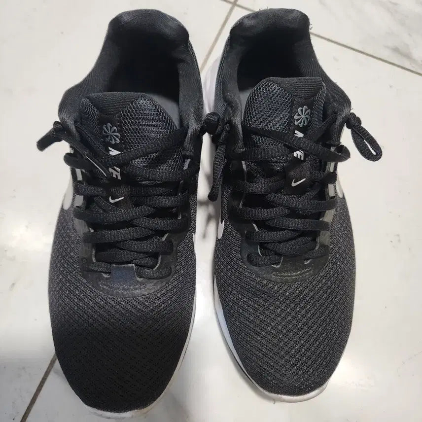 [BUNJANG] Nike Revolution 6 Black Running Shoes 230mm / 나이키 블랙 런닝화 운동화230