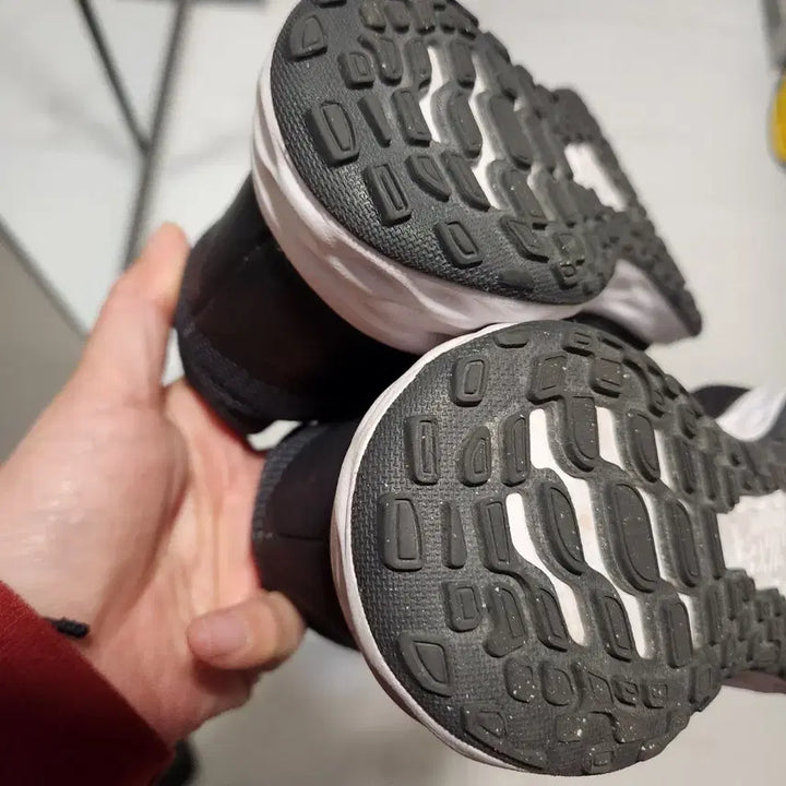 [BUNJANG] Nike Revolution 6 Black Running Shoes 230mm / 나이키 블랙 런닝화 운동화230