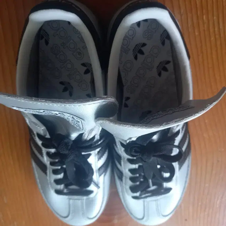 [BUNJANG] Adidas Handball Spezial Silver 245 / 아디다스 Handball Spezial 실버 245
