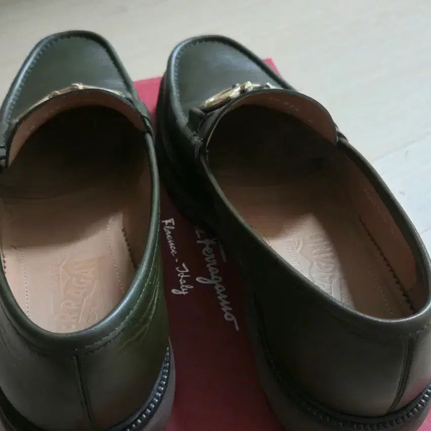 [BUNJANG] Ferragamo Gancini Loafer UK8.5EEE / 페라가모 간치니 로퍼 uk8.5eee (275)