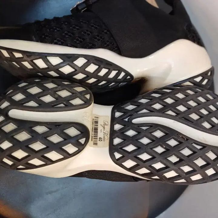 [BUNJANG] Roger Vivier Viv Run Buckle Sneakers / 로저비비에 비브 런 버클스니커즈