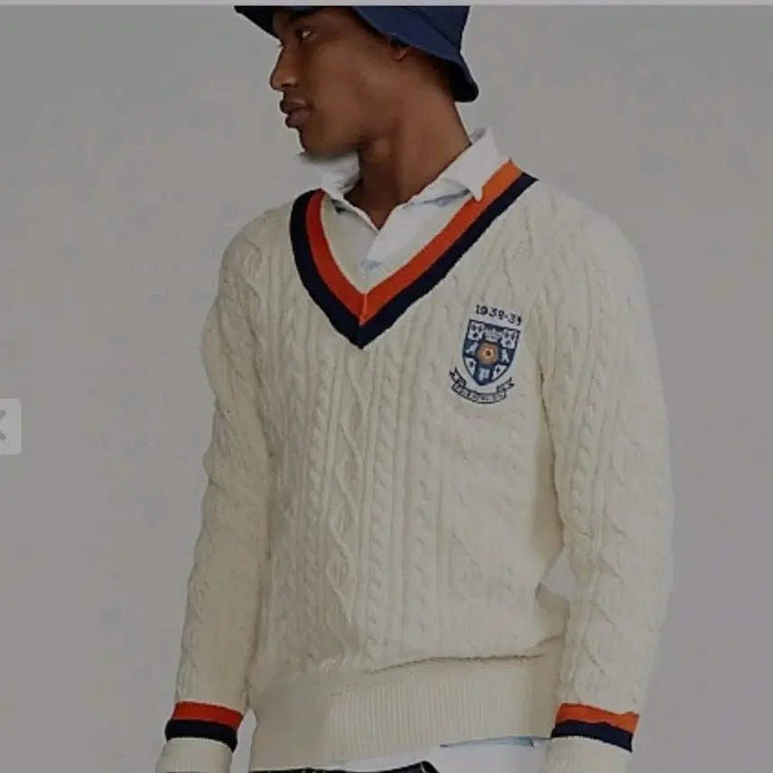 [BUNJANG] Polo Ralph Lauren Cricket Cable Knit Shield Patch V-Neck Sweater / 폴로 랄프로렌 크리켓 니트 꽈베기 실드패치 브이넥 스웨터 아이보리 xl