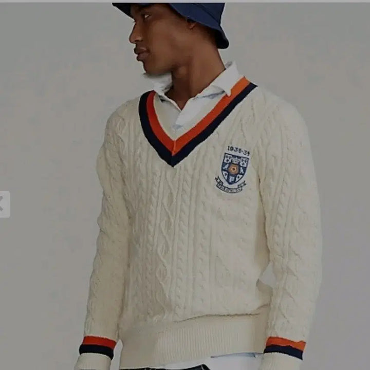 [BUNJANG] Polo Ralph Lauren Cricket Cable Knit Shield Patch V-Neck Sweater / 폴로 랄프로렌 크리켓 니트 꽈베기 실드패치 브이넥 스웨터 아이보리 xl