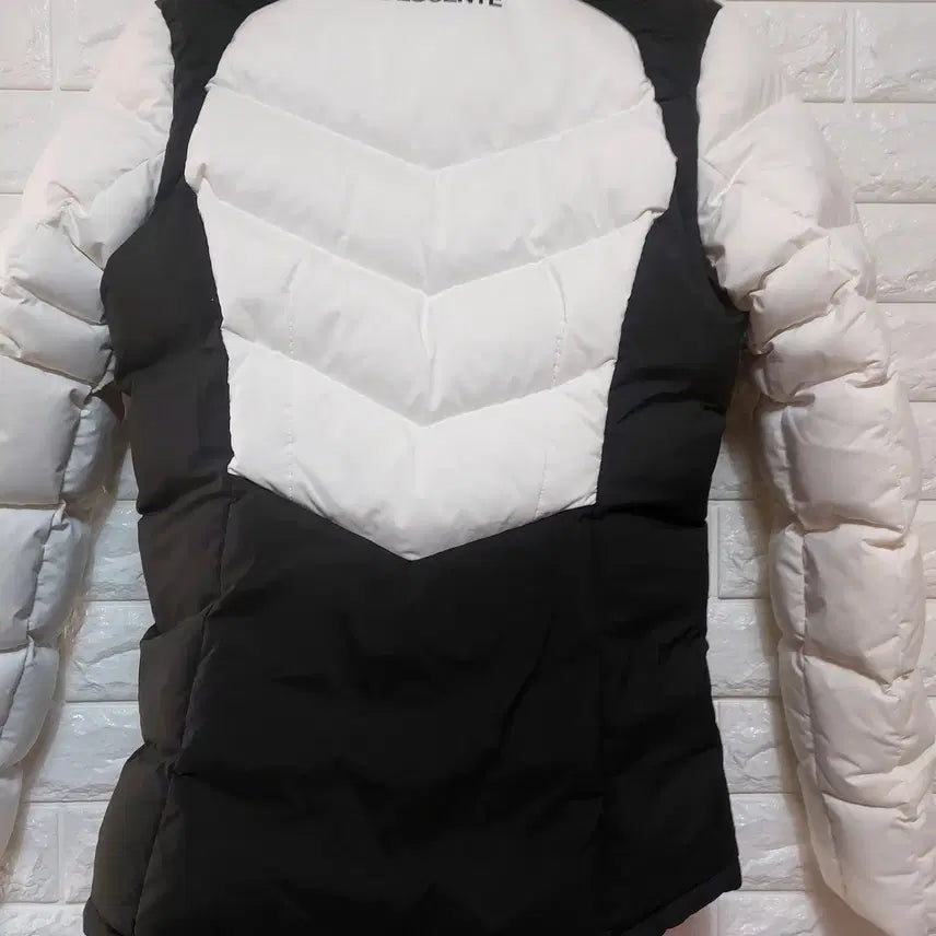[BUNJANG] Descente Women's Duck Down Padded Jacket M90 / 데상트 여성 덕다운 패딩 좋아요! m90