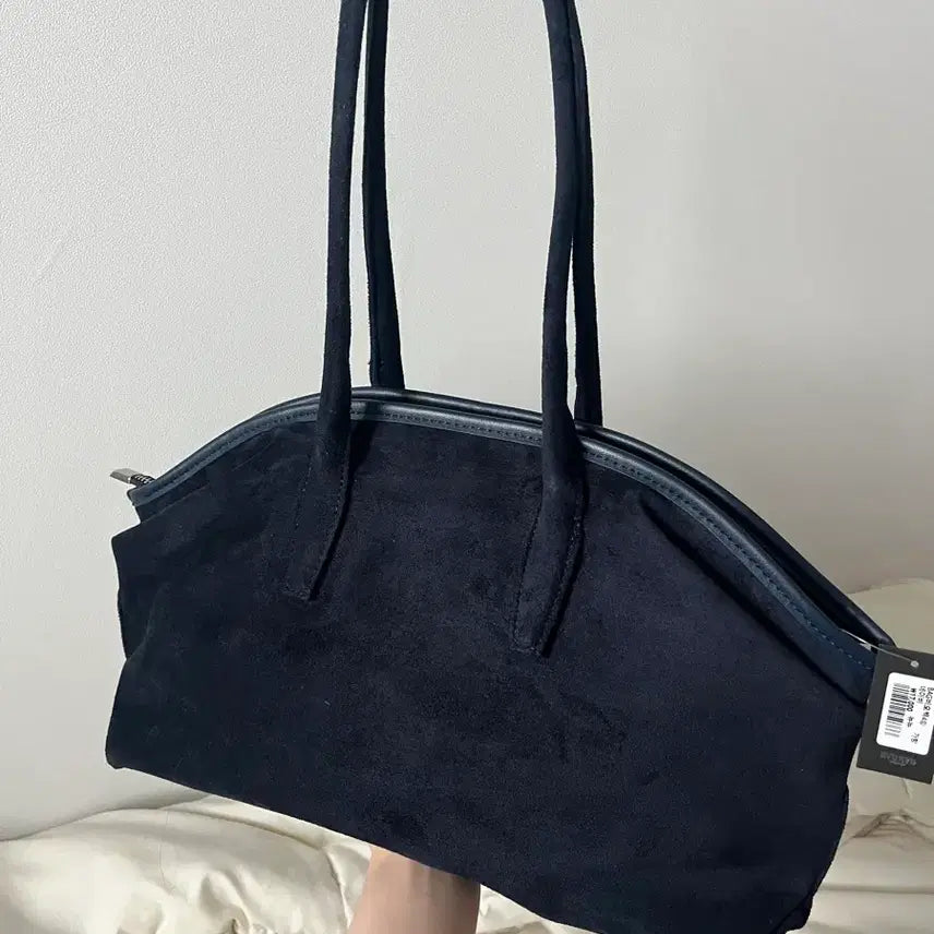 [BUNJANG] NewNew Navy Suede Shoulder Bag / 뉴뉴 네이비 스웨이드 숄더백 가방