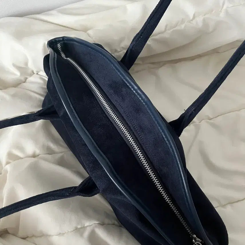 [BUNJANG] NewNew Navy Suede Shoulder Bag / 뉴뉴 네이비 스웨이드 숄더백 가방