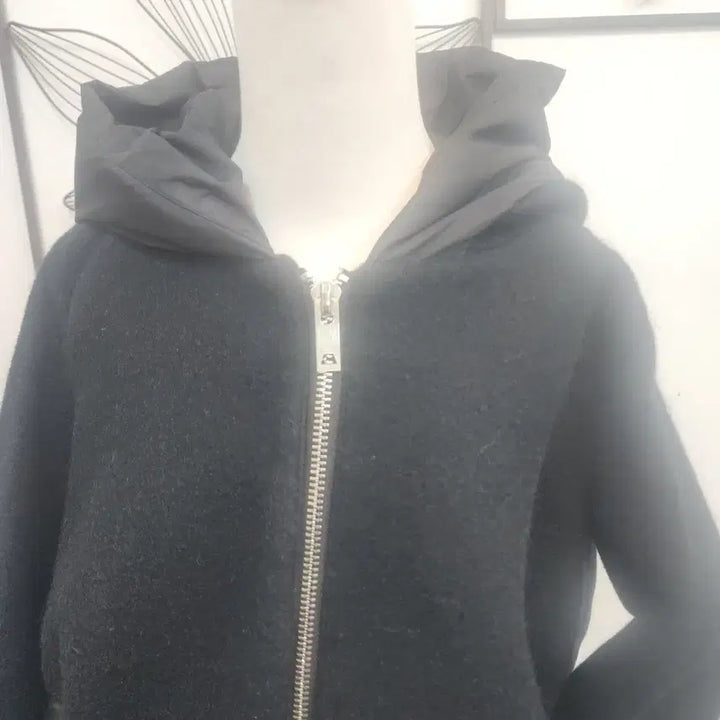 [BUNJANG] Black Hooded Padded Short Jacket (M Size) / 블랙 후드 지퍼 부분 패딩 숏 자켓 M사이즈