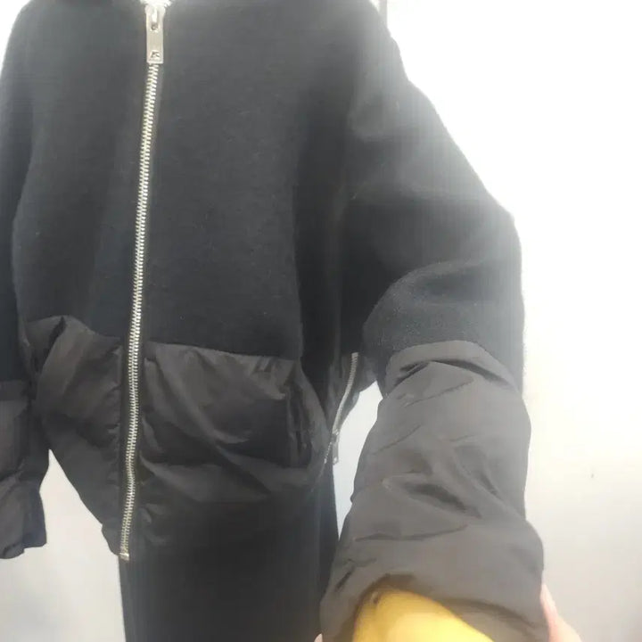 [BUNJANG] Black Hooded Padded Short Jacket (M Size) / 블랙 후드 지퍼 부분 패딩 숏 자켓 M사이즈