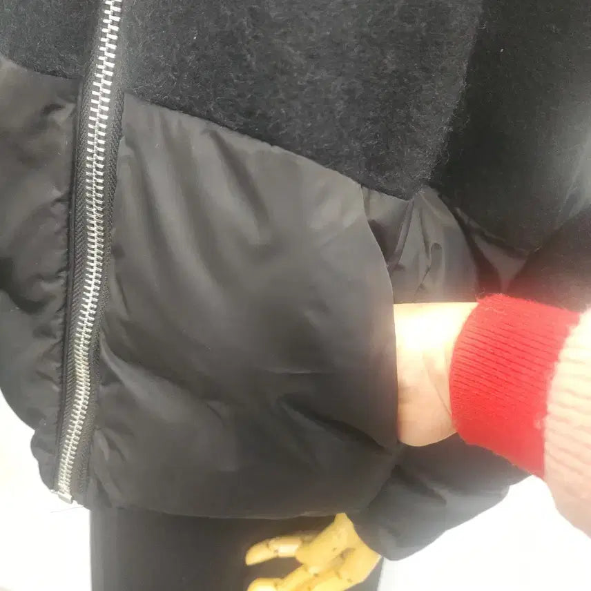 [BUNJANG] Black Hooded Padded Short Jacket (M Size) / 블랙 후드 지퍼 부분 패딩 숏 자켓 M사이즈