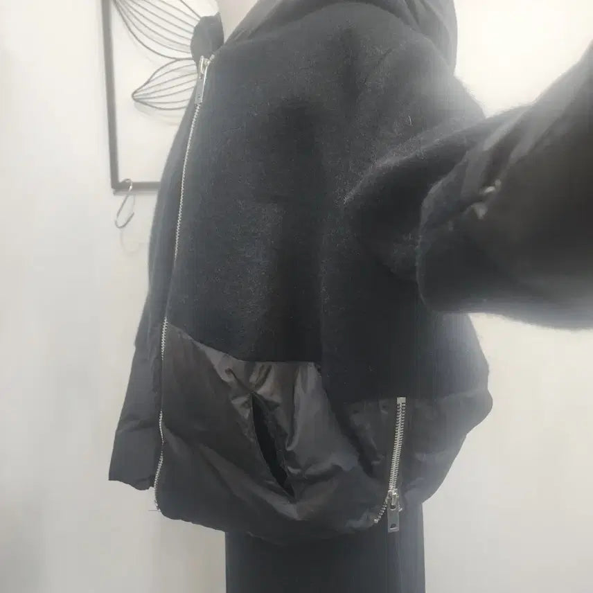 [BUNJANG] Black Hooded Padded Short Jacket (M Size) / 블랙 후드 지퍼 부분 패딩 숏 자켓 M사이즈