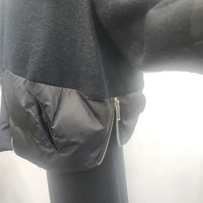 [BUNJANG] Black Hooded Padded Short Jacket (M Size) / 블랙 후드 지퍼 부분 패딩 숏 자켓 M사이즈