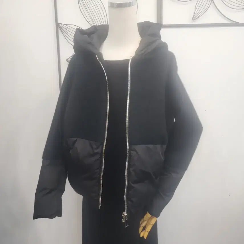 [BUNJANG] Black Hooded Padded Short Jacket (M Size) / 블랙 후드 지퍼 부분 패딩 숏 자켓 M사이즈