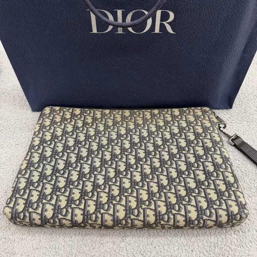 [BUNJANG] Dior Oblique A4 Jacquard Zip Clutch / 디올 오블리크 A4 자카드 지퍼 클러치