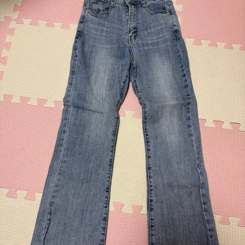 [BUNJANG] High-Waist Bootcut Jeans / 연청 부츠컷 하이웨스트 청바지