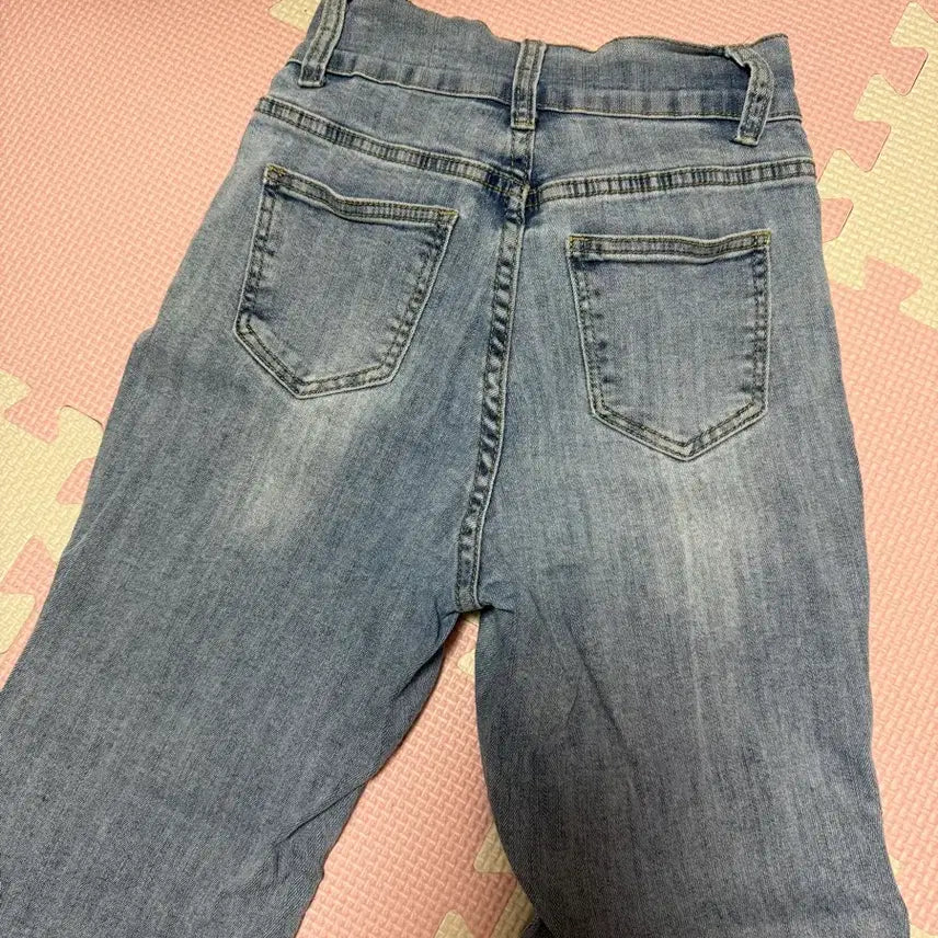 [BUNJANG] High-Waist Bootcut Jeans / 연청 부츠컷 하이웨스트 청바지