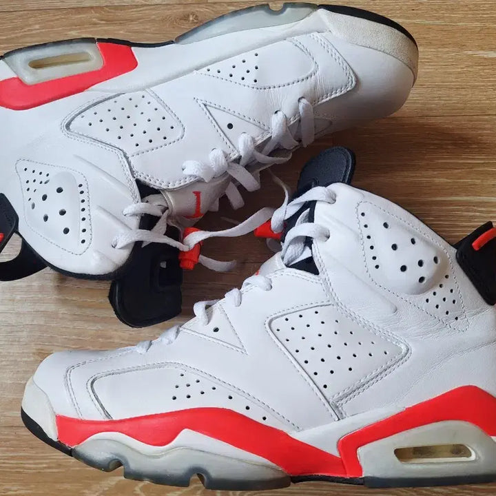 [BUNJANG] Nike Air Jordan 6 Infrared White Retro Sneakers / 나이키 에어 조던6 인프라레드 화이트 레트로 정품 운동화 농구화