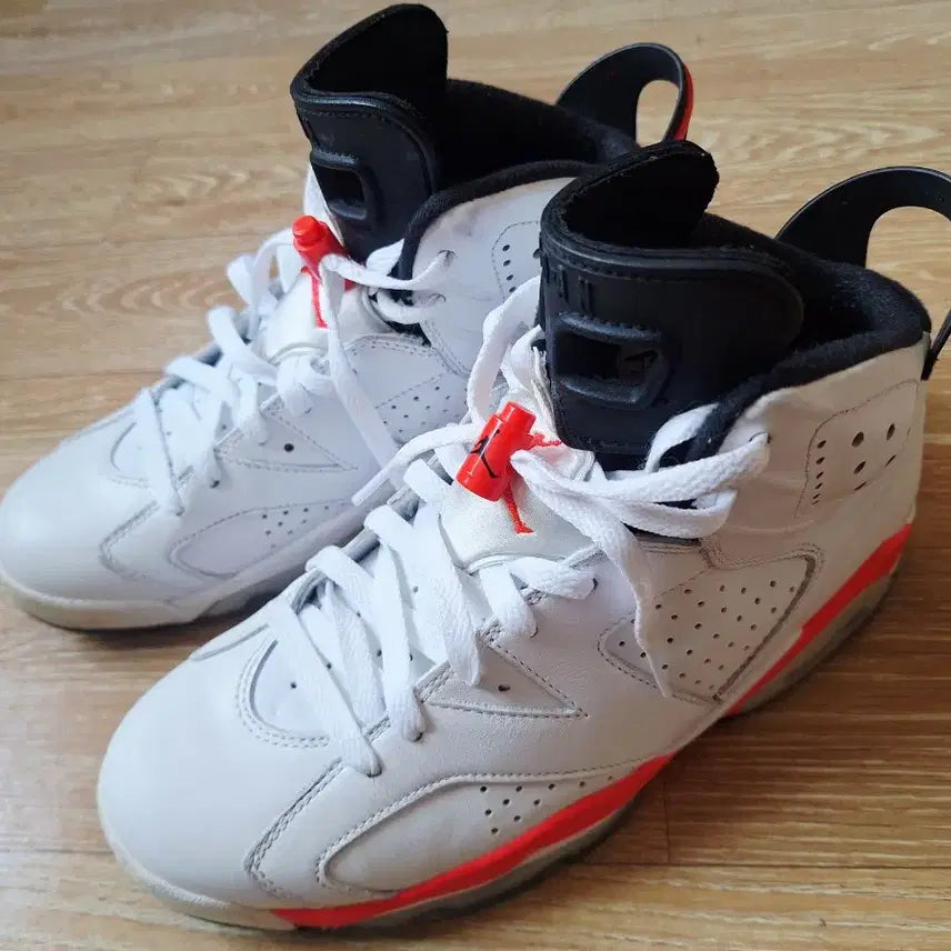 [BUNJANG] Nike Air Jordan 6 Infrared White Retro Sneakers / 나이키 에어 조던6 인프라레드 화이트 레트로 정품 운동화 농구화