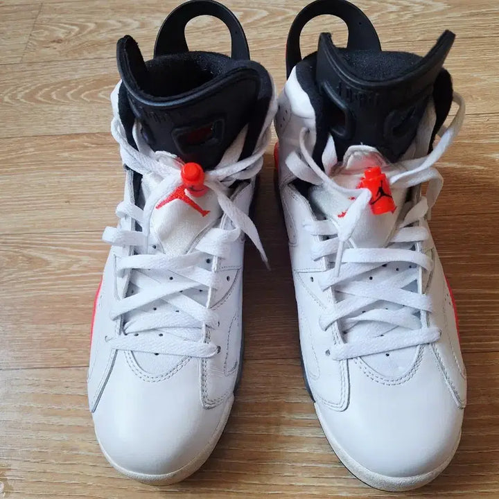 [BUNJANG] Nike Air Jordan 6 Infrared White Retro Sneakers / 나이키 에어 조던6 인프라레드 화이트 레트로 정품 운동화 농구화