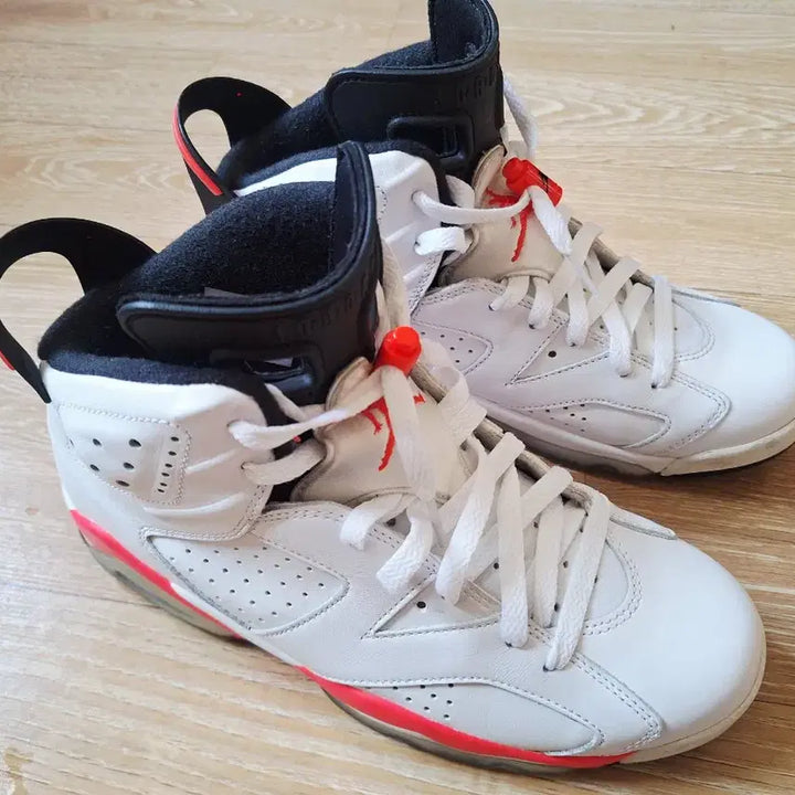 [BUNJANG] Nike Air Jordan 6 Infrared White Retro Sneakers / 나이키 에어 조던6 인프라레드 화이트 레트로 정품 운동화 농구화