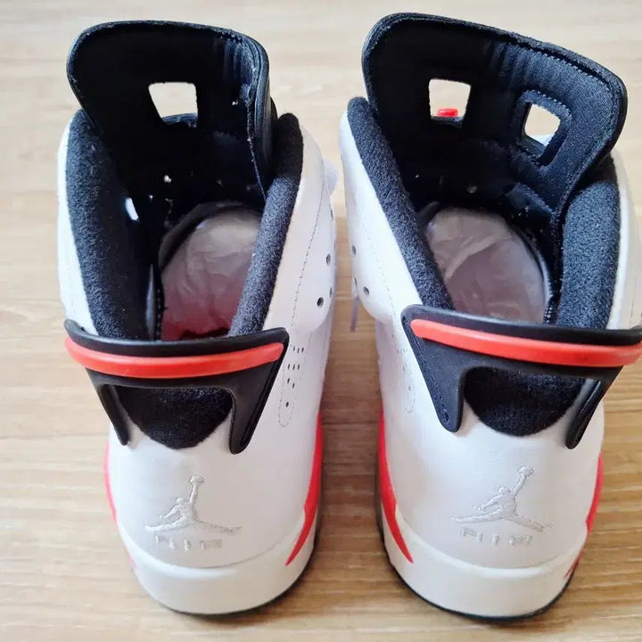 [BUNJANG] Nike Air Jordan 6 Infrared White Retro Sneakers / 나이키 에어 조던6 인프라레드 화이트 레트로 정품 운동화 농구화