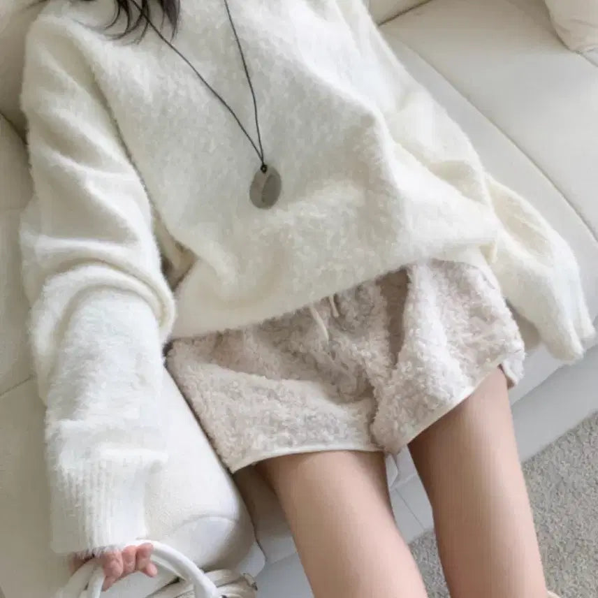 [BUNJANG] Gusta Angora Knit + Fleece Shorts Set / 구스타 앙고라니트+양털숏팬츠