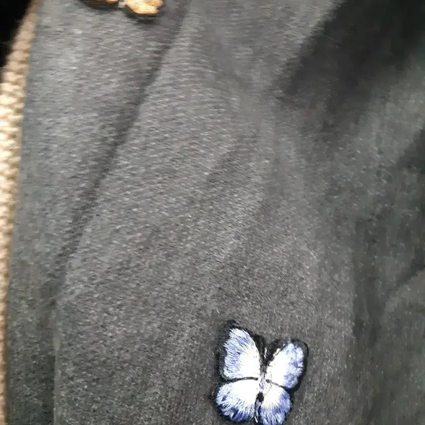 [BUNJANG] Unknown Embroidered Cardigan Black (Size: 55-66) / 나비 자수 가디건 블랙 미사용 55~66