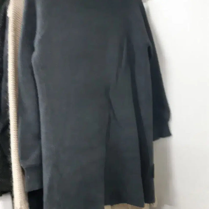 [BUNJANG] Unknown Embroidered Cardigan Black (Size: 55-66) / 나비 자수 가디건 블랙 미사용 55~66