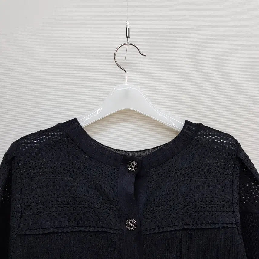 [BUNJANG] SJSJ 2021 Punching Detail Button Knit Cardigan / 한섬 SJSJ 2021 펀칭 디테일 버튼 니트 가디건 76-90-155