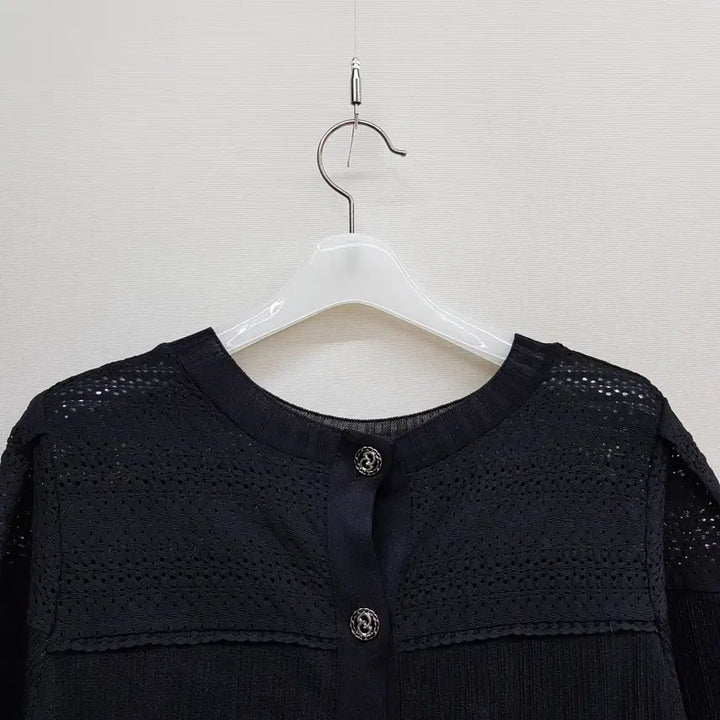 [BUNJANG] SJSJ 2021 Punching Detail Button Knit Cardigan / 한섬 SJSJ 2021 펀칭 디테일 버튼 니트 가디건 76-90-155