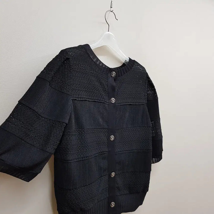 [BUNJANG] SJSJ 2021 Punching Detail Button Knit Cardigan / 한섬 SJSJ 2021 펀칭 디테일 버튼 니트 가디건 76-90-155