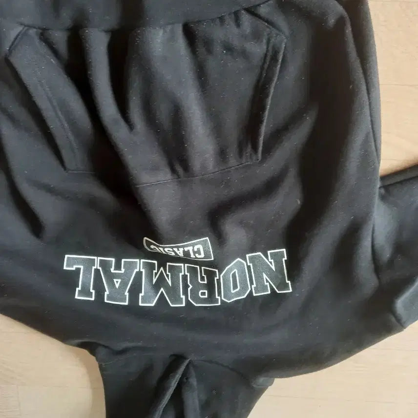 [BUNJANG] NORMAL Black Hoodie / NORMAL 검정색 후드티