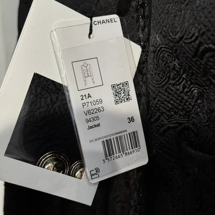 [BUNJANG] Chanel 21A CC Logo Tweed Jacket / 샤넬 21A 한정 공방 CC로고 자카드 트위드 금장버튼 여성 자켓