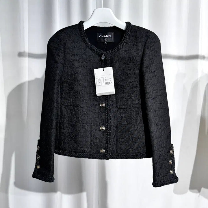 [BUNJANG] Chanel 21A CC Logo Tweed Jacket / 샤넬 21A 한정 공방 CC로고 자카드 트위드 금장버튼 여성 자켓