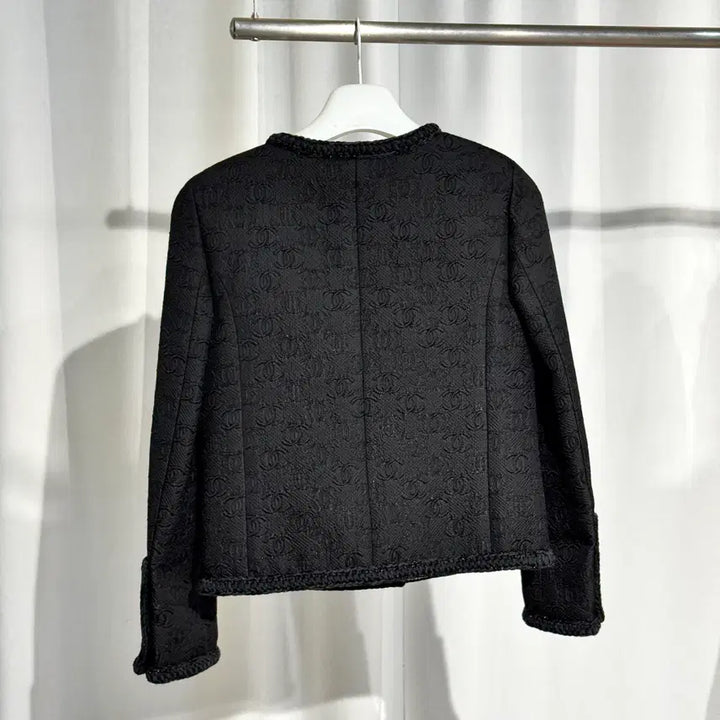 [BUNJANG] Chanel 21A CC Logo Tweed Jacket / 샤넬 21A 한정 공방 CC로고 자카드 트위드 금장버튼 여성 자켓