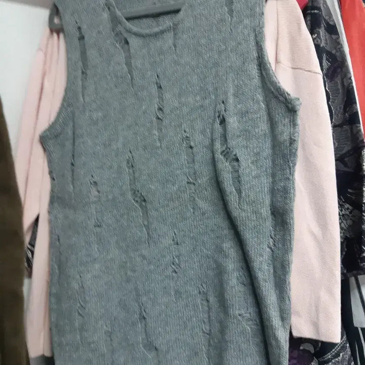 [BUNJANG] SYNN Gray Damage Knit Vest / SYNN 데미지 니트 조끼 그레이 새상품 44~55