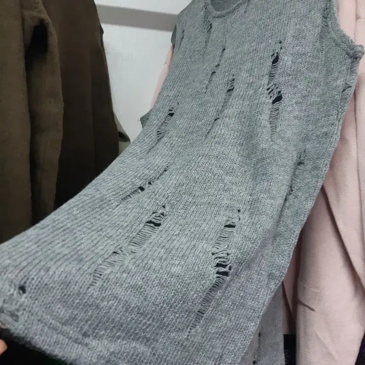 [BUNJANG] SYNN Gray Damage Knit Vest / SYNN 데미지 니트 조끼 그레이 새상품 44~55