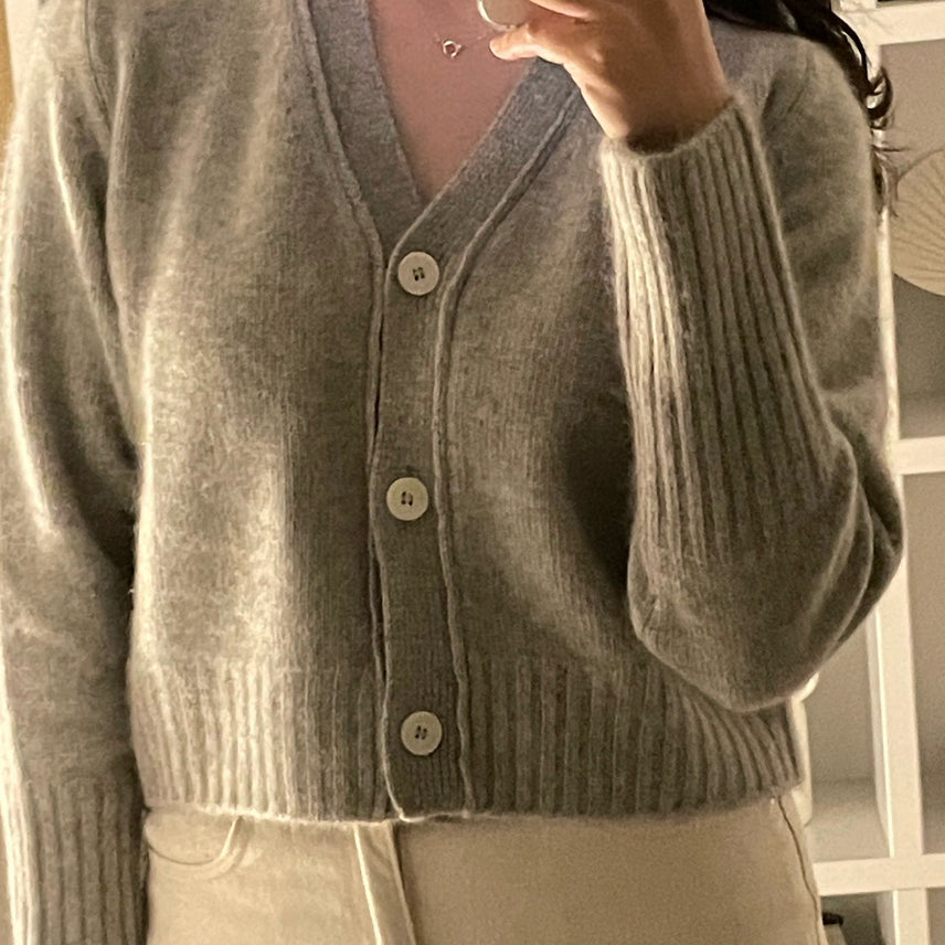 [BUNJANG] Vegetable Tag V-Neck Knit / 베지터블택 브이넥 니트